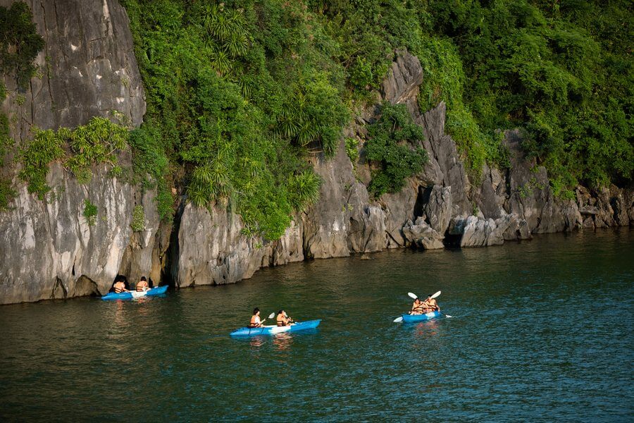 Halong bay kayaking